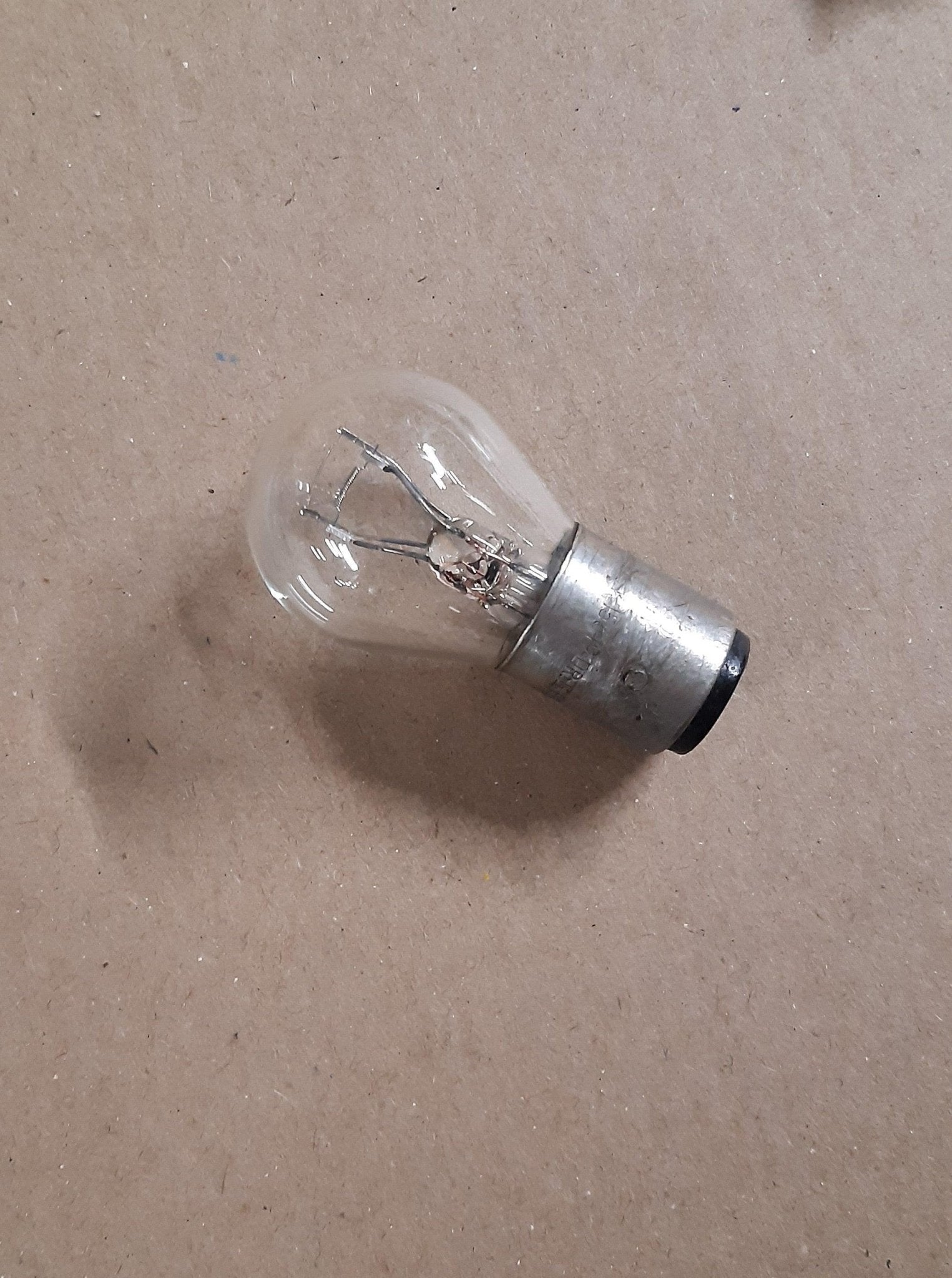 Finde Glühlampe, Rück/Stoplicht, ab '56 und weitere VW Käfer Ersatzteile bei  Peter Ebeling Ersatzteile